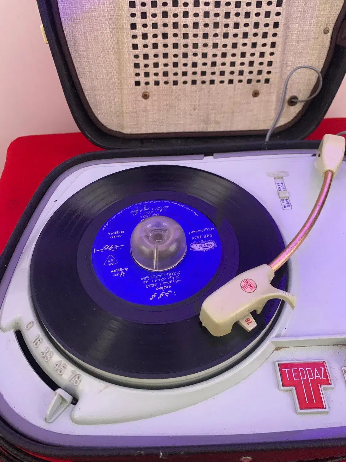 گرامافون آنتیک سالم(فوری)|کلکسیون اشیاء عتیقه|لنگرود, |دیوار