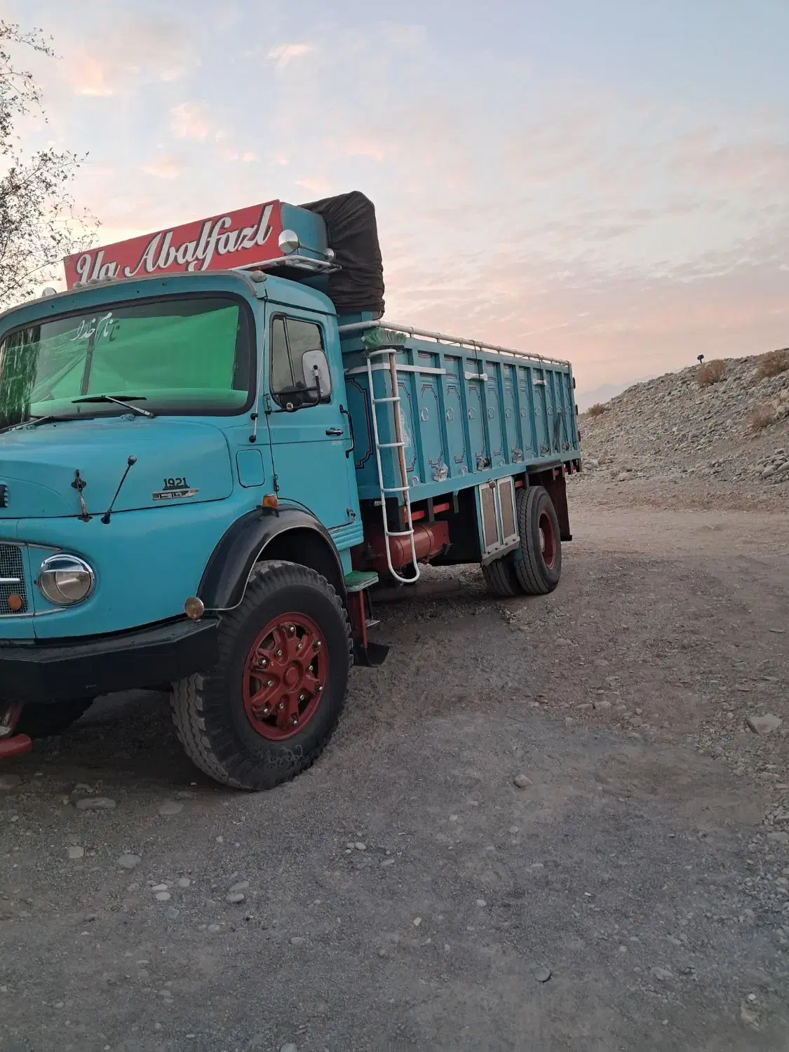 نیازمند راننده پایه یک تک باری|استخدام حمل و نقل|جیرفت, |دیوار