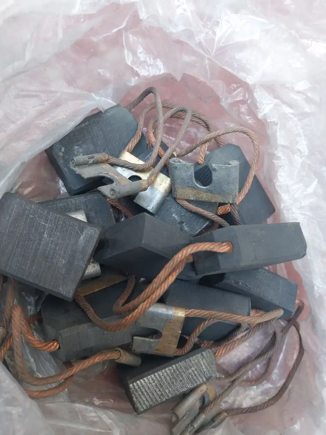 انواع  زغال دینام جوش ژنراتور.موتور جوش ترانس جوش|ماشین‌آلات صنعتی|کازرون, |دیوار