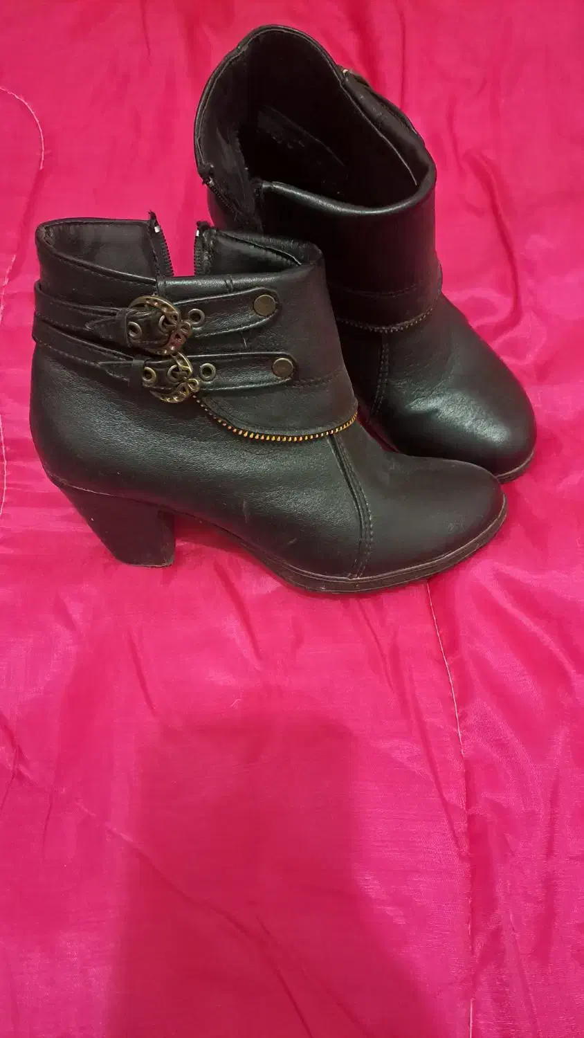 کفش|کیف، کفش، کمربند|بروجرد, |دیوار