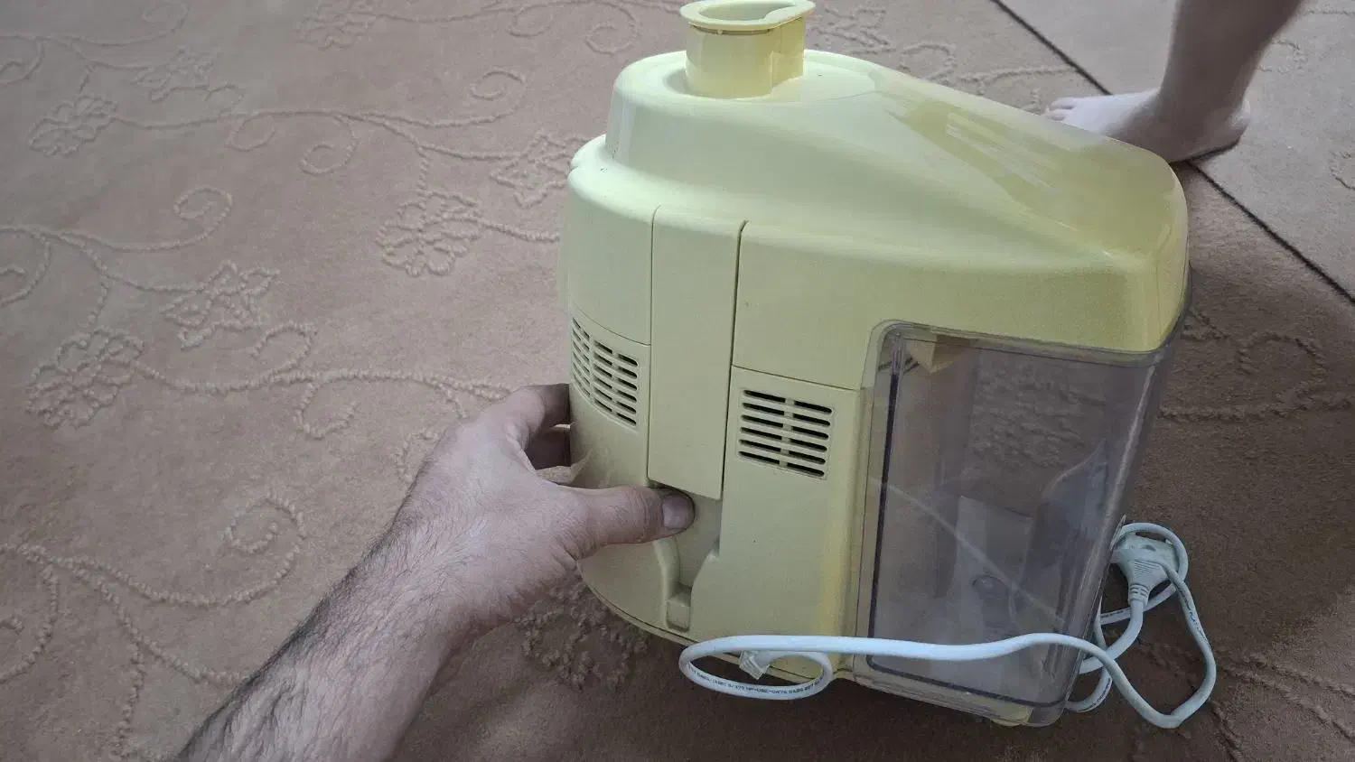 آبمیوه گیری  قدیمی کاملا سالم|آبمیوه‌گیر و آب‌مرکبات‌گیر|شیروان (خراسان), |دیوار