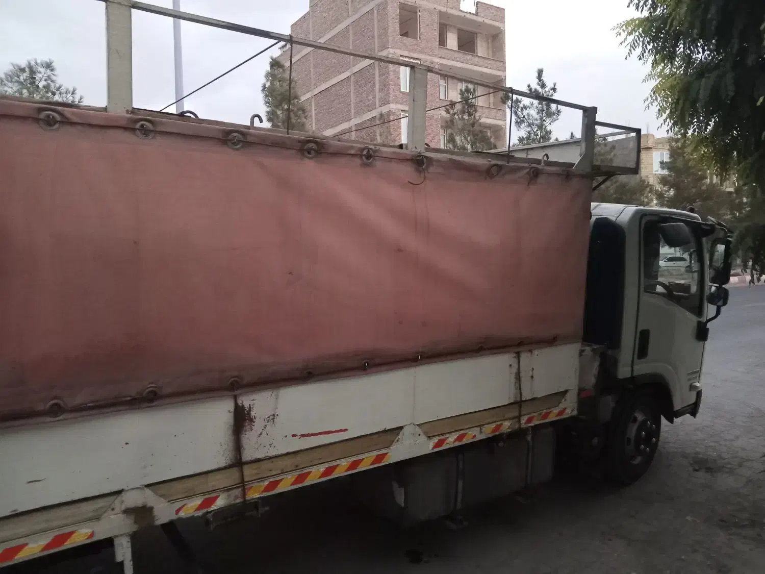 اتاق ایسوزو موتور بر|خودرو سنگین|ملکان, |دیوار