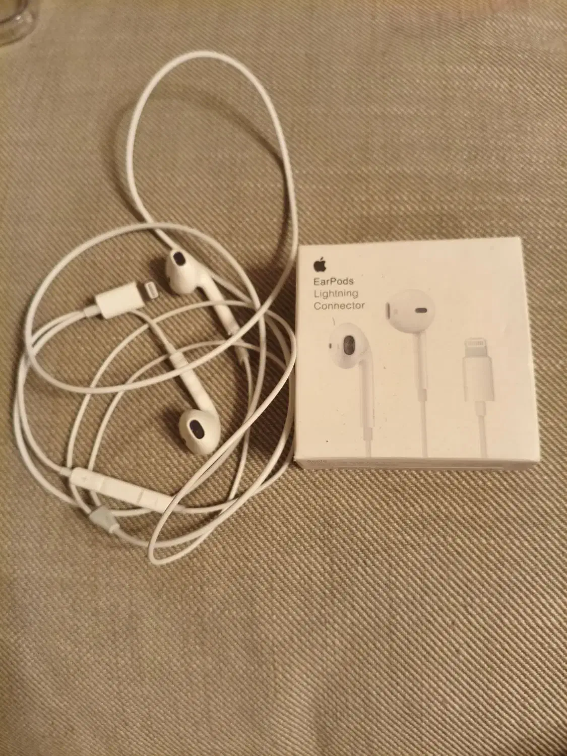 تعدادی قاب ایفون 13 نرمال و شارژر وهندزفری|لوازم جانبی موبایل و تبلت|تهران, میرداماد|دیوار