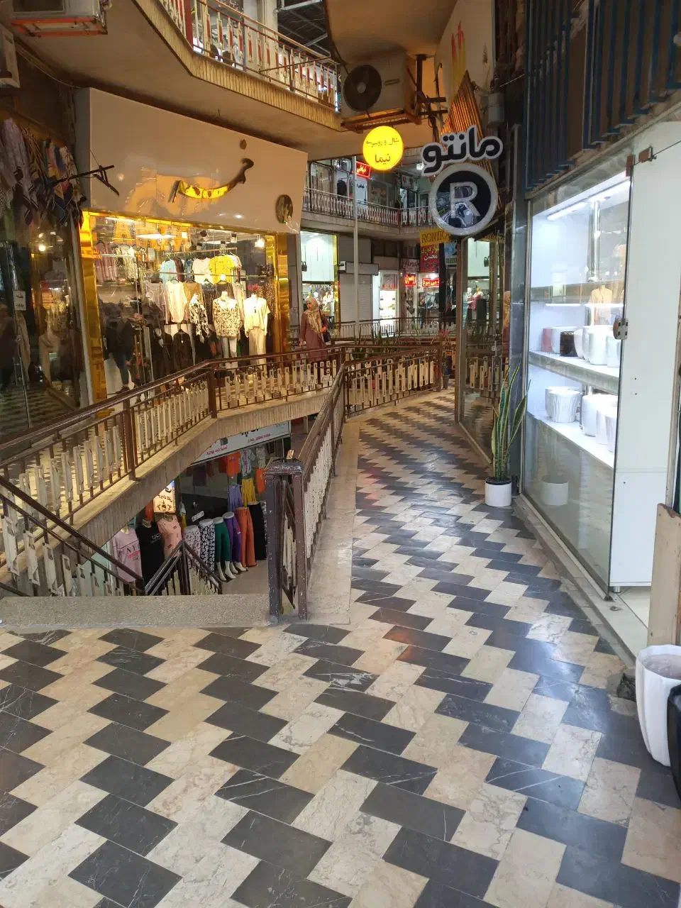 مغازه تجاری میدان شهدا|فروش مغازه و غرفه|بروجرد, |دیوار