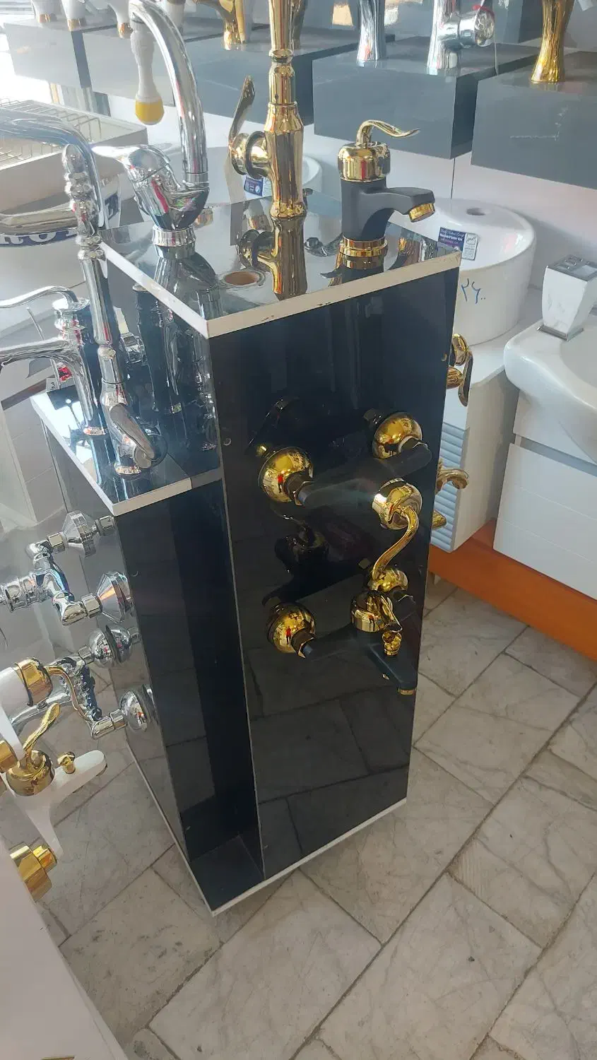 شیرالات مشکی طلایی قاجاری|لوازم حمام|کرج, شاهینویلا|دیوار