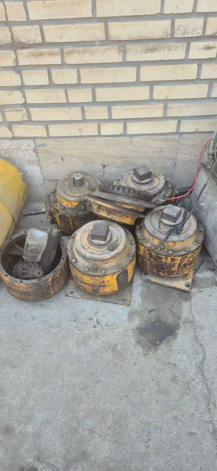 فروش گیربکس های صنعتی و موتور های دیزلی|ماشین‌آلات صنعتی|رباط‌کریم, آدران|دیوار