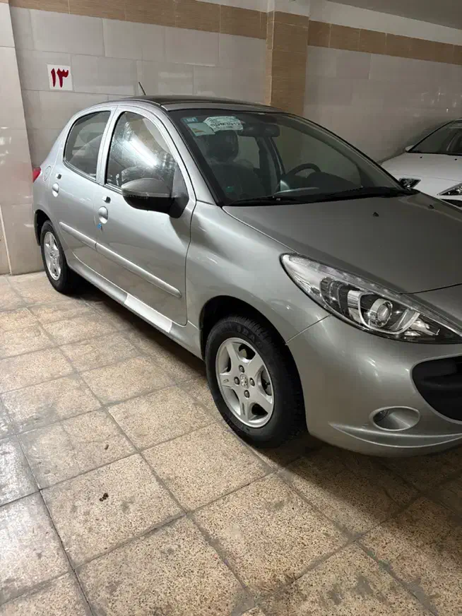 ۲۰۷ اتومات ۱۴۰۴|خودرو سواری و وانت|تهران, آسمان|دیوار