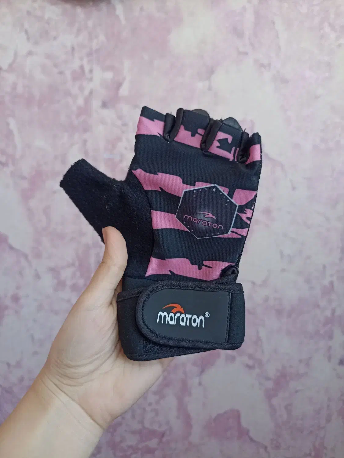 دستکش ورزشی باشگاه و قمقمه آب،شیکر ورزشی|تجهیزات ورزشی|تهران, جوادیه|دیوار