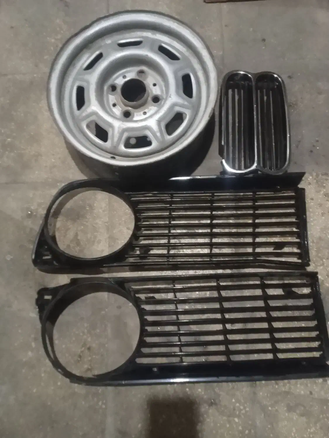 بی ام و ۲۰۰۲|قطعات یدکی و لوازم جانبی|قم, قم نو|دیوار