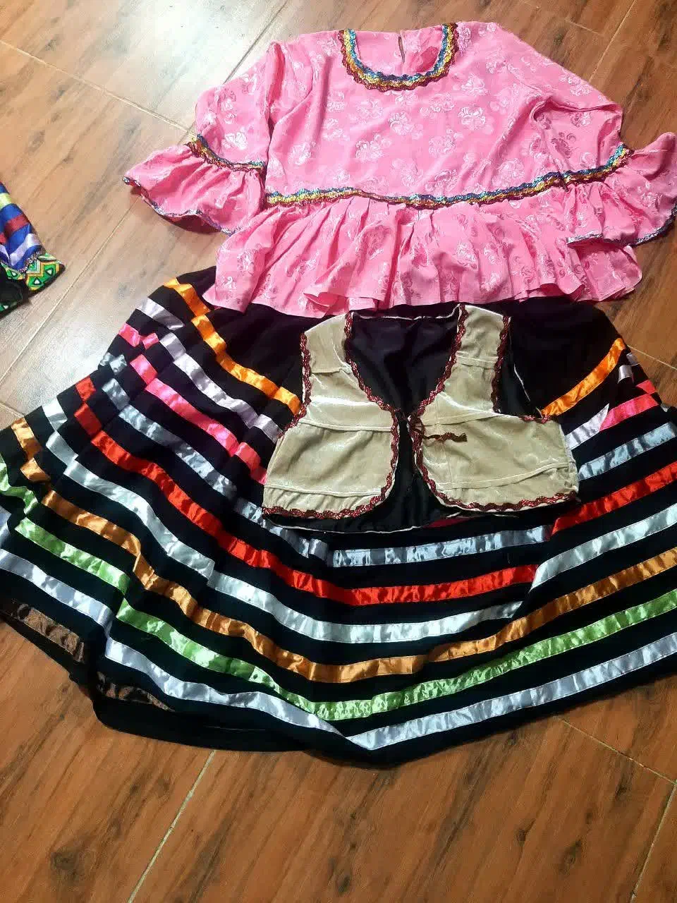 لباس محلی شیک و زیبا|لباس|رودبار, |دیوار