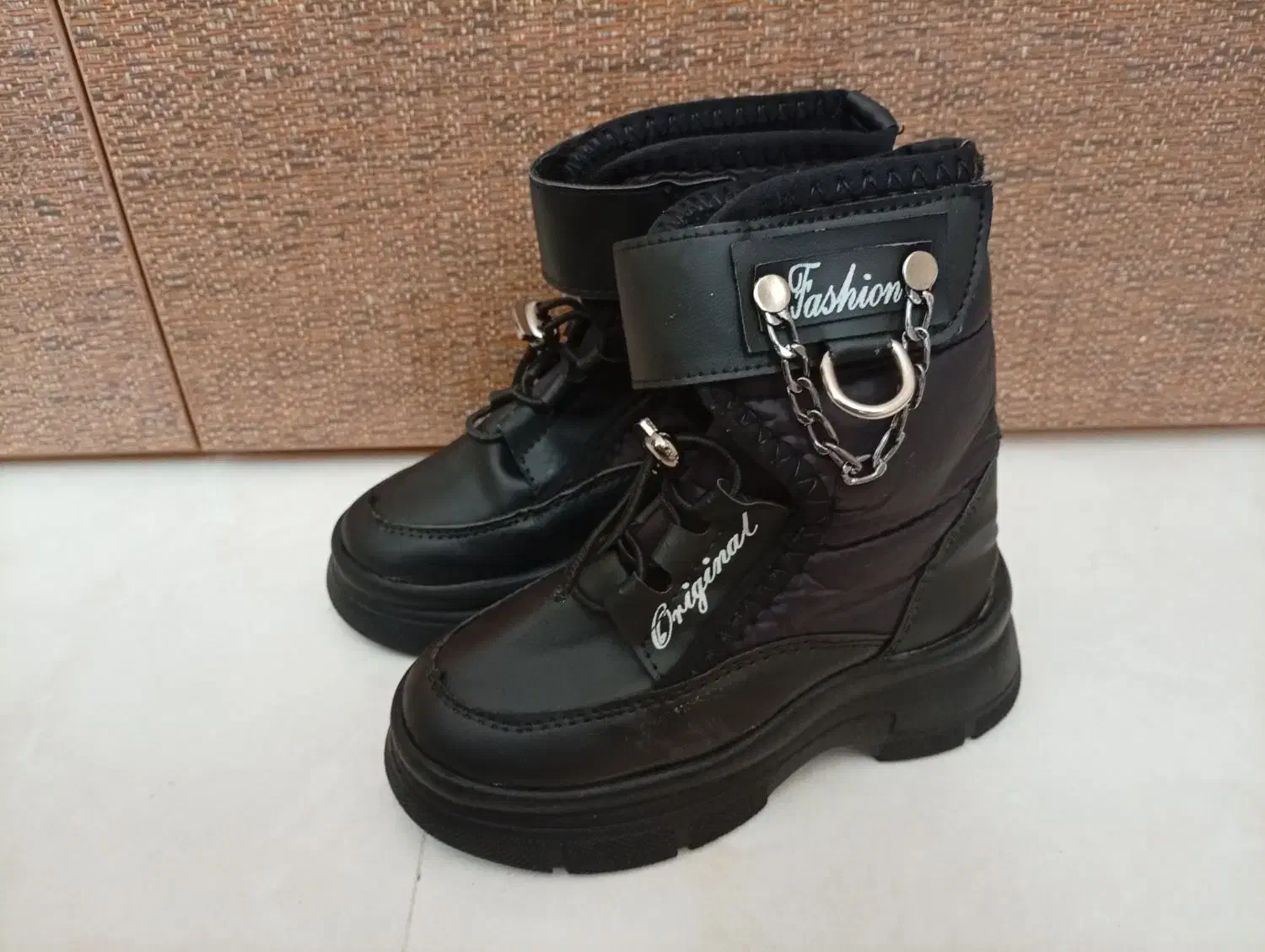 کاپشن وپوتین دخترانه|کفش و لباس بچه|اسلامآباد غرب, |دیوار