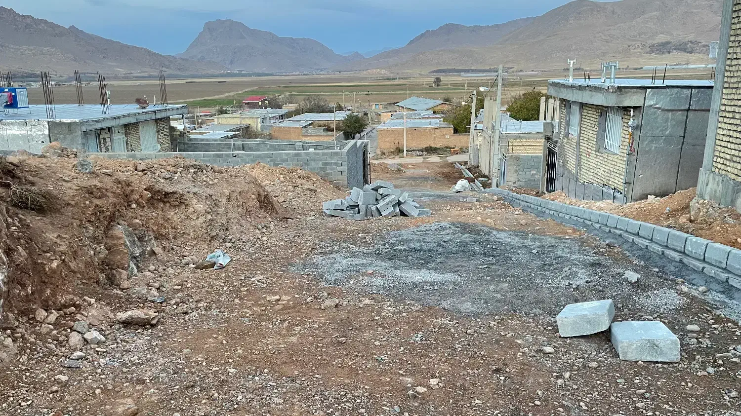 زمین ۲۳۱ متر روستای تشنیز|فروش زمین و ملک کلنگی|کیار, |دیوار