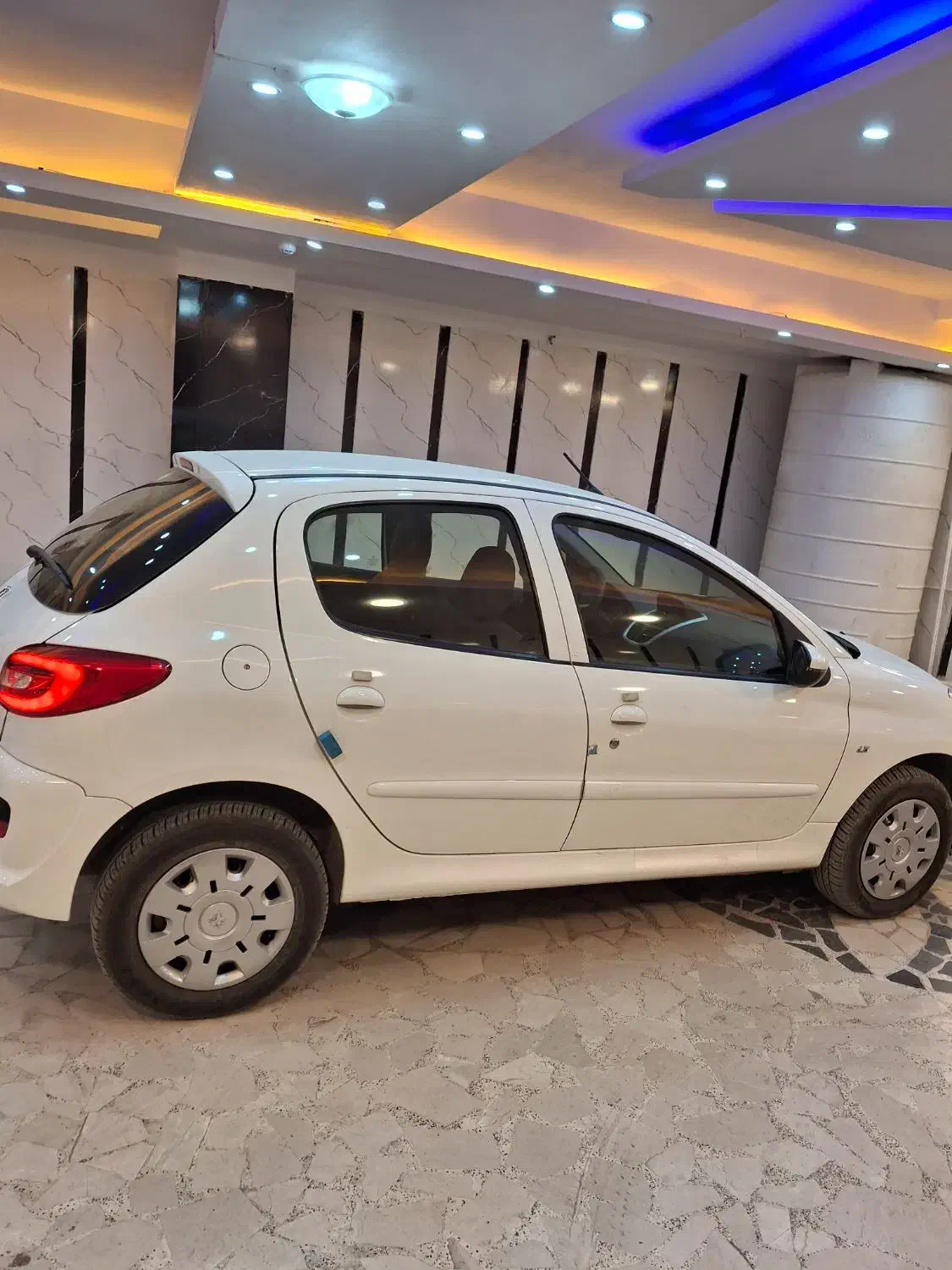 پژو 207دنده هیدرولیک سقف فلز1404|خودرو سواری و وانت|محمدشهر, محمدشهر|دیوار