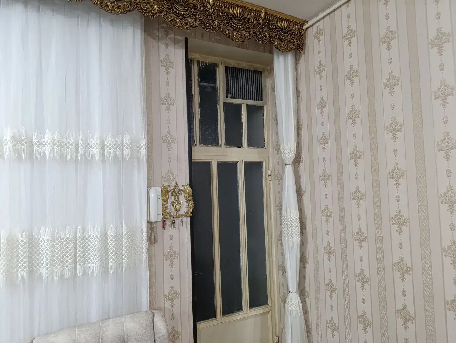 پرده پلیسه با کتیبه و چوب پرده|پرده، رانر، رومیزی|ازنا, |دیوار