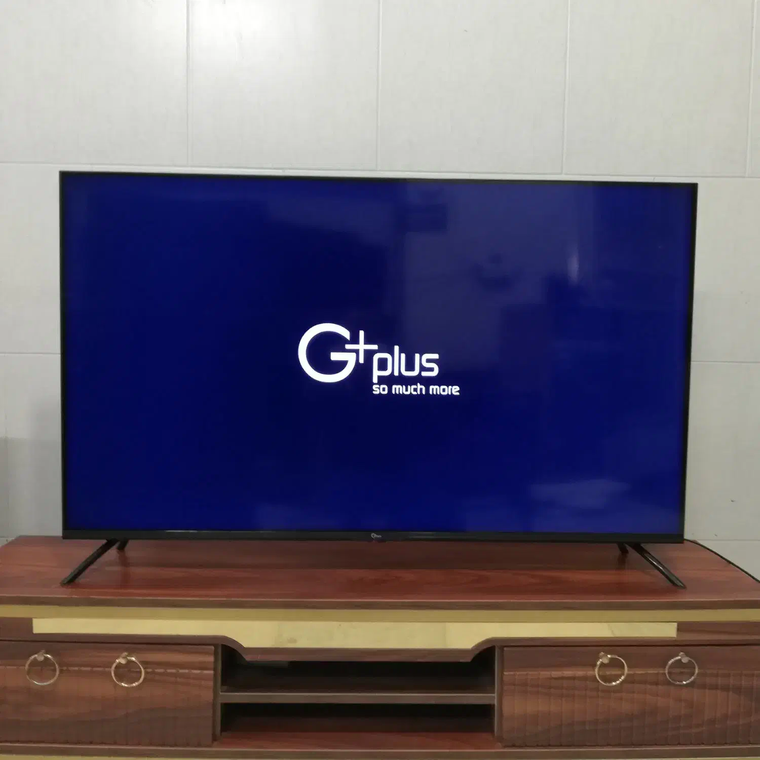 تلویزیون 50 جی پلاس هوشمند و فورکی استوک|تلویزیون و پروژکتور|یزد, |دیوار