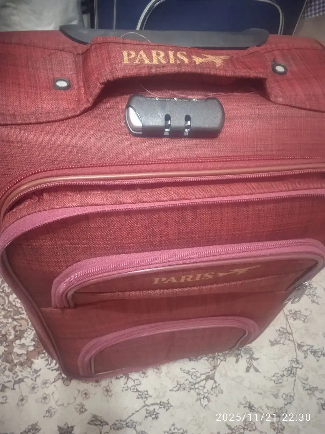 چمدان مسافرتی|کیف، کفش، کمربند|رشت, کوی مهر|دیوار