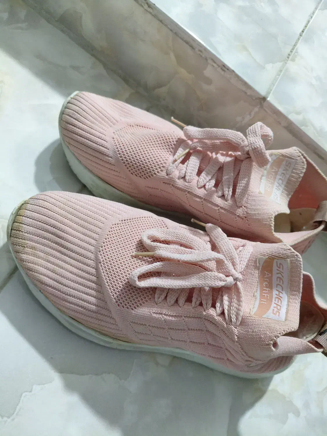 کتونی|کیف، کفش، کمربند|مینودشت, |دیوار