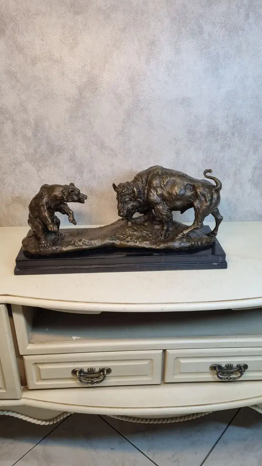 مجسمه برنزی نبرد خرس وگاو|مجسمه، تندیس، ماکت|تهران, فردوسی|دیوار