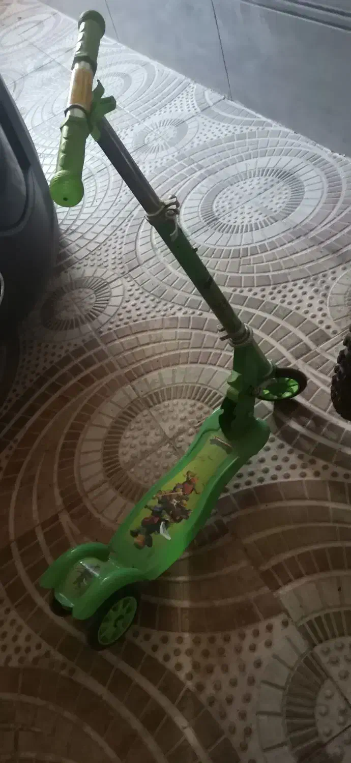 اسکوتر|دوچرخه، اسکیت، اسکوتر|رشت, باهنر|دیوار