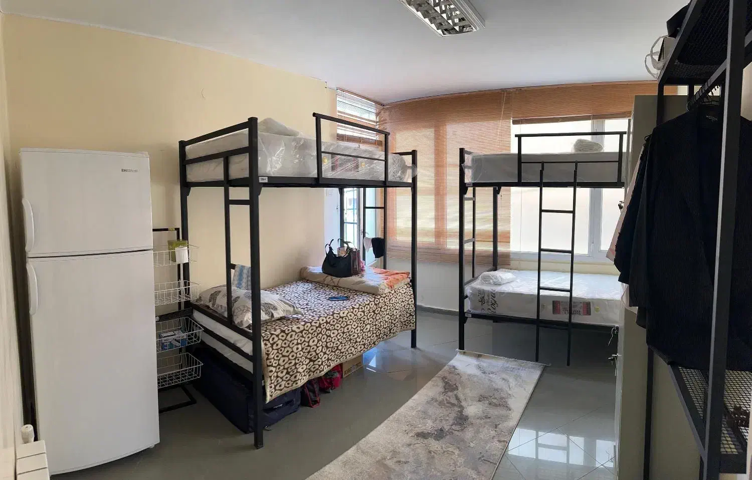 خوابگاه دخترانه سایه دو توحید اقامتگاه تخت اتاق|اجارهٔ کوتاهمدت آپارتمان و سوئیت|تهران, توحید|دیوار