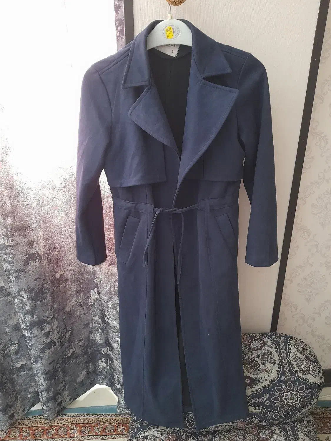 لباس زمستانه|لباس|شیراز, ریشمک|دیوار