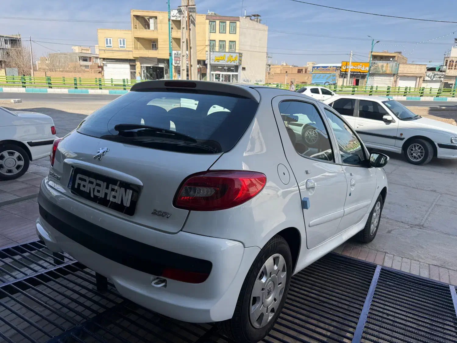 ۲۰۷ مدل ۱۴۰۰|خودرو سواری و وانت|یزد, |دیوار