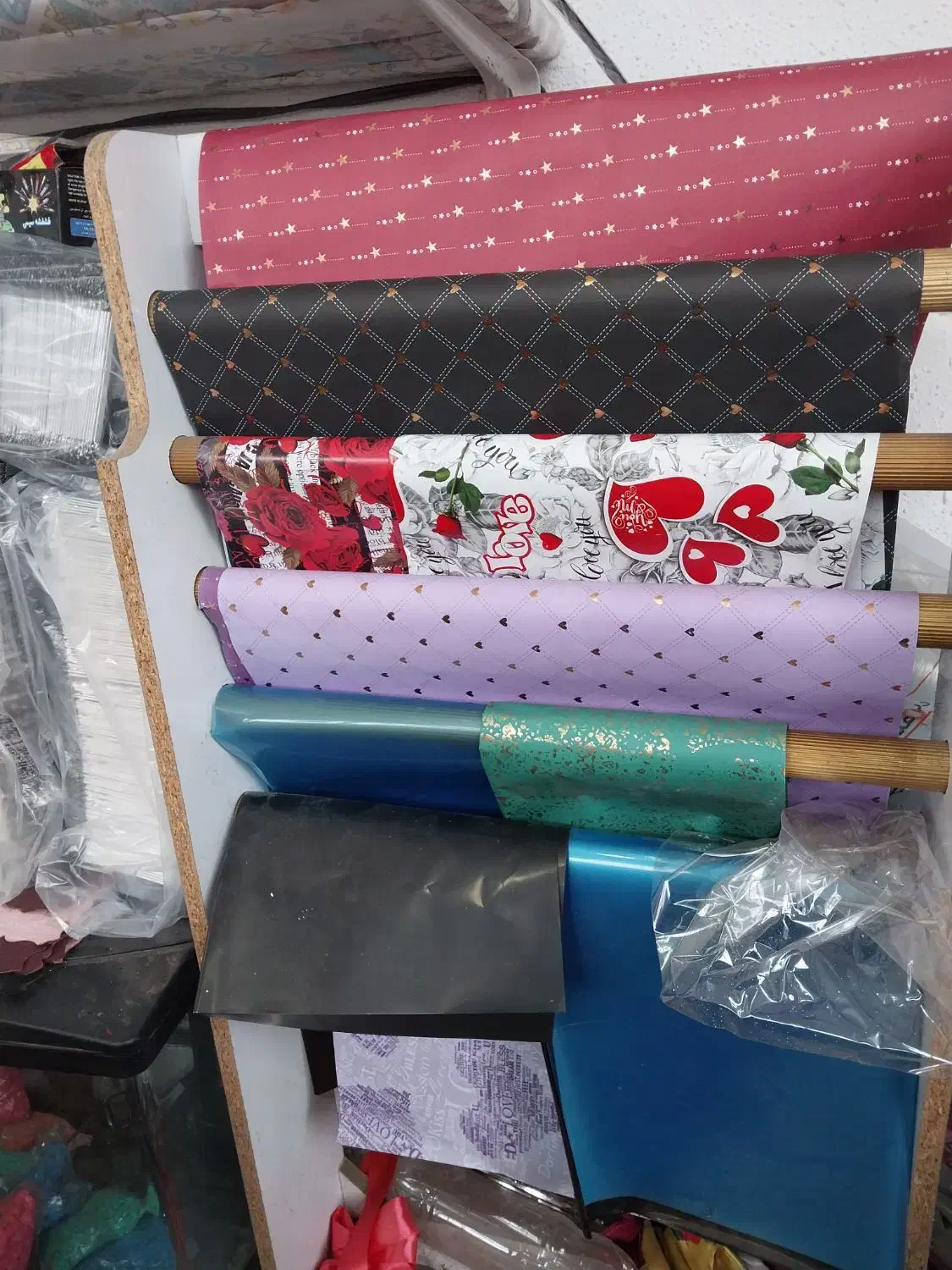 کاور  کاغذ کادو|فروشگاه و مغازه|رشت, خرسندی|دیوار