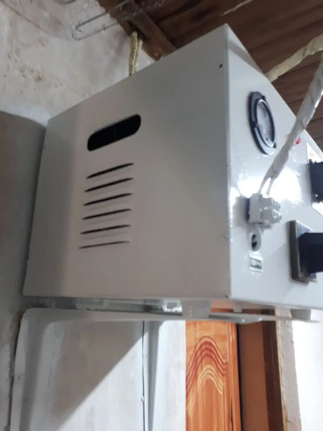 ترانس برق قدیمی پنج هزار|ابزارآلات|آستانه اشرفیه, |دیوار