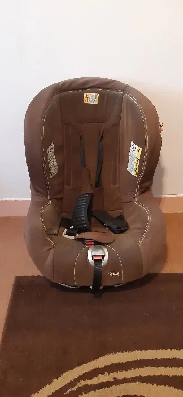 صندلی ماشین کودک|تخت و صندلی بچه|بروجرد, |دیوار