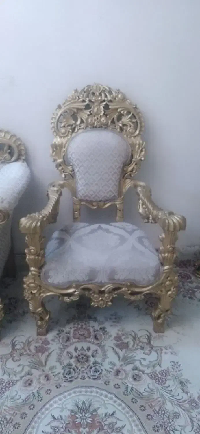 مبلمان ۹نفره پنجه شیری طلایی تمیز و سالم|مبلمان خانگی و میز عسلی|ورامین, ورامین|دیوار