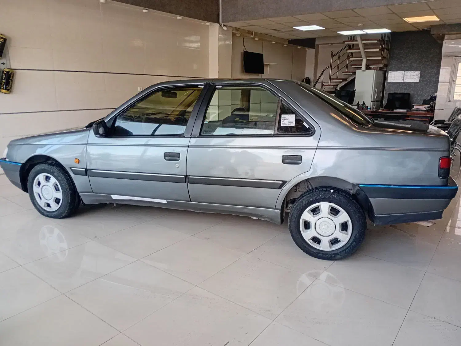 پژو ۴۰۵ ، مدل ۹۳ ، اقساطی|خودرو سواری و وانت|شیراز, شهرک گلستان شمالی|دیوار