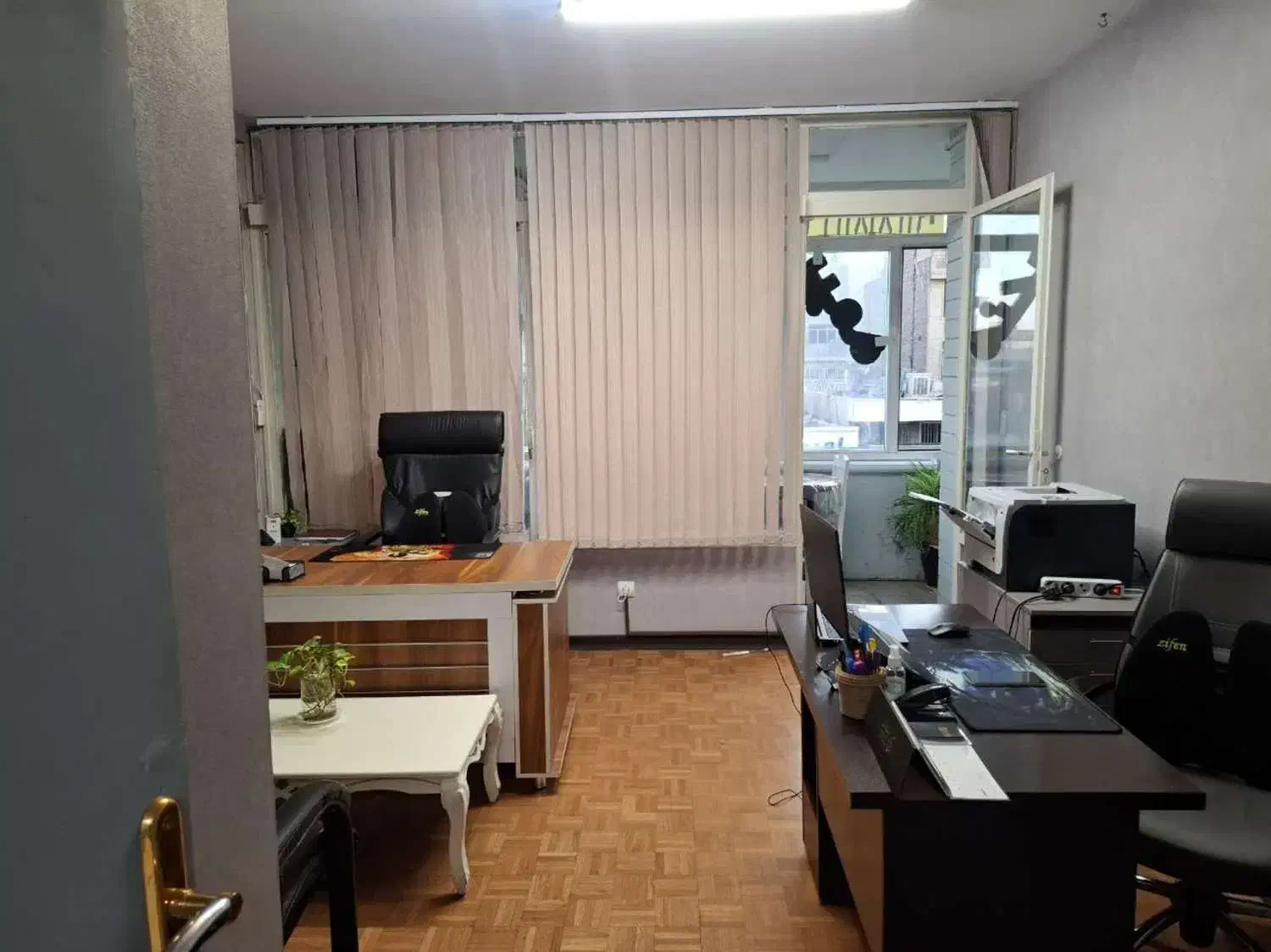 بر اصلی عباس آباد/اجاره اتاق 15 متری|اجارهٔ دفتر کار، اتاق اداری، مطب|تهران, نیلوفر|دیوار