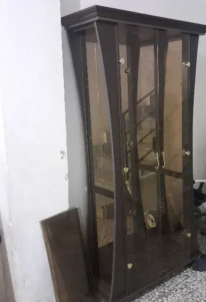 ویترین شیشه ای|بوفه، ویترین، کنسول|رشت, باهنر|دیوار