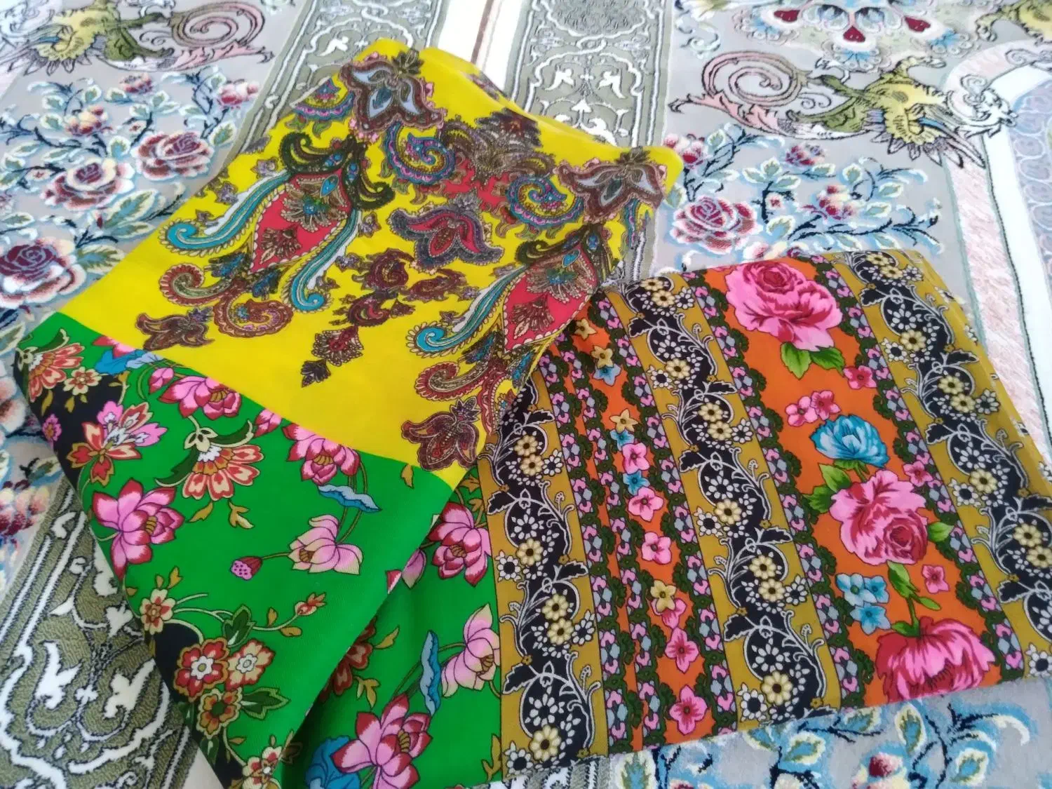 پشتیندی اصلی پشمینه|لباس|مهاباد (آذربایجان غربی), |دیوار