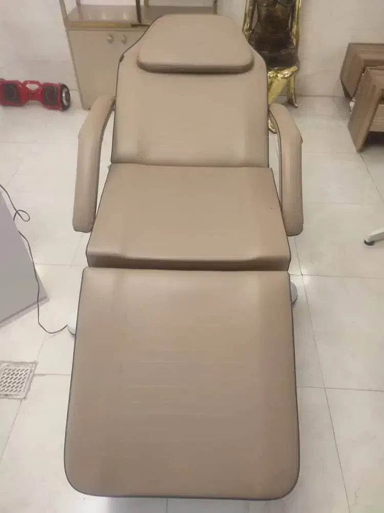 لوازم و تجهیزات آرایشگاه همگی نو و در حد نو|آرایشگاه و سالن‌های زیبایی|مراغه, |دیوار