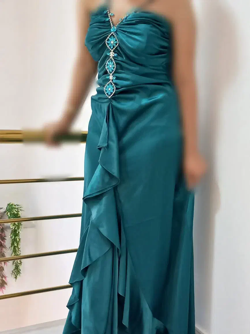 لباس مجلسی|لباس|هشتگرد, هشتگرد قدیم|دیوار