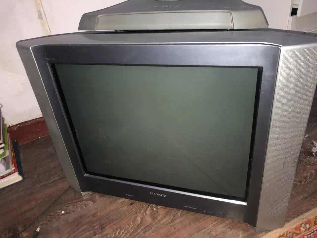 تلویزیون سونی 29 اینچ ترینیترون|تلویزیون و پروژکتور|تهران, ونک|دیوار