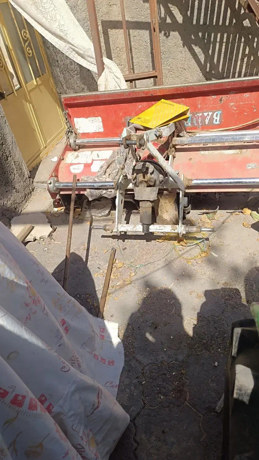 کار با تراکتور شخم و تیلر|خدمات باغبانی و درختکاری|بم, |دیوار