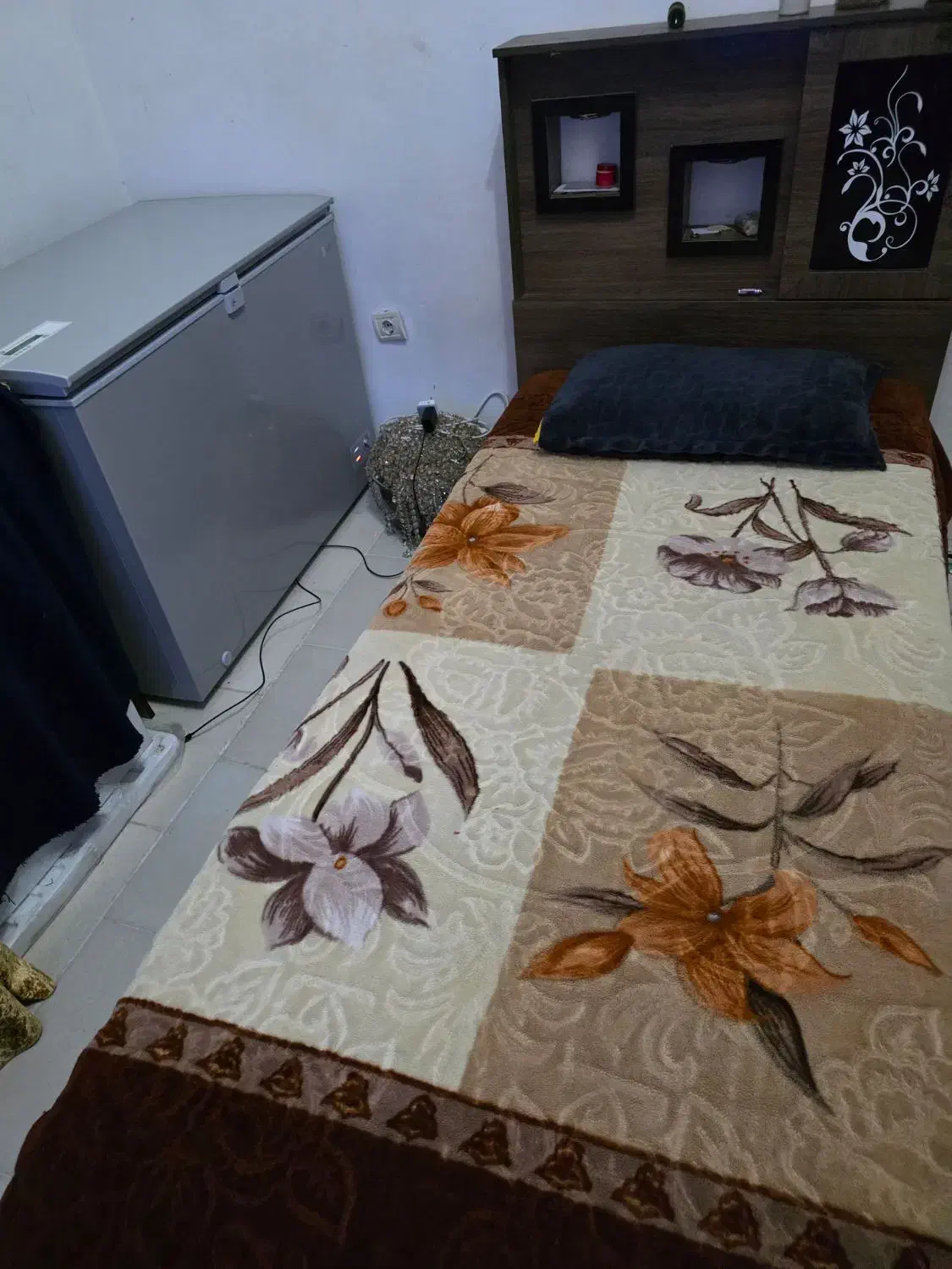 دو عدد تخت یک نفره|تخت و سرویس خواب|بندرعباس, |دیوار