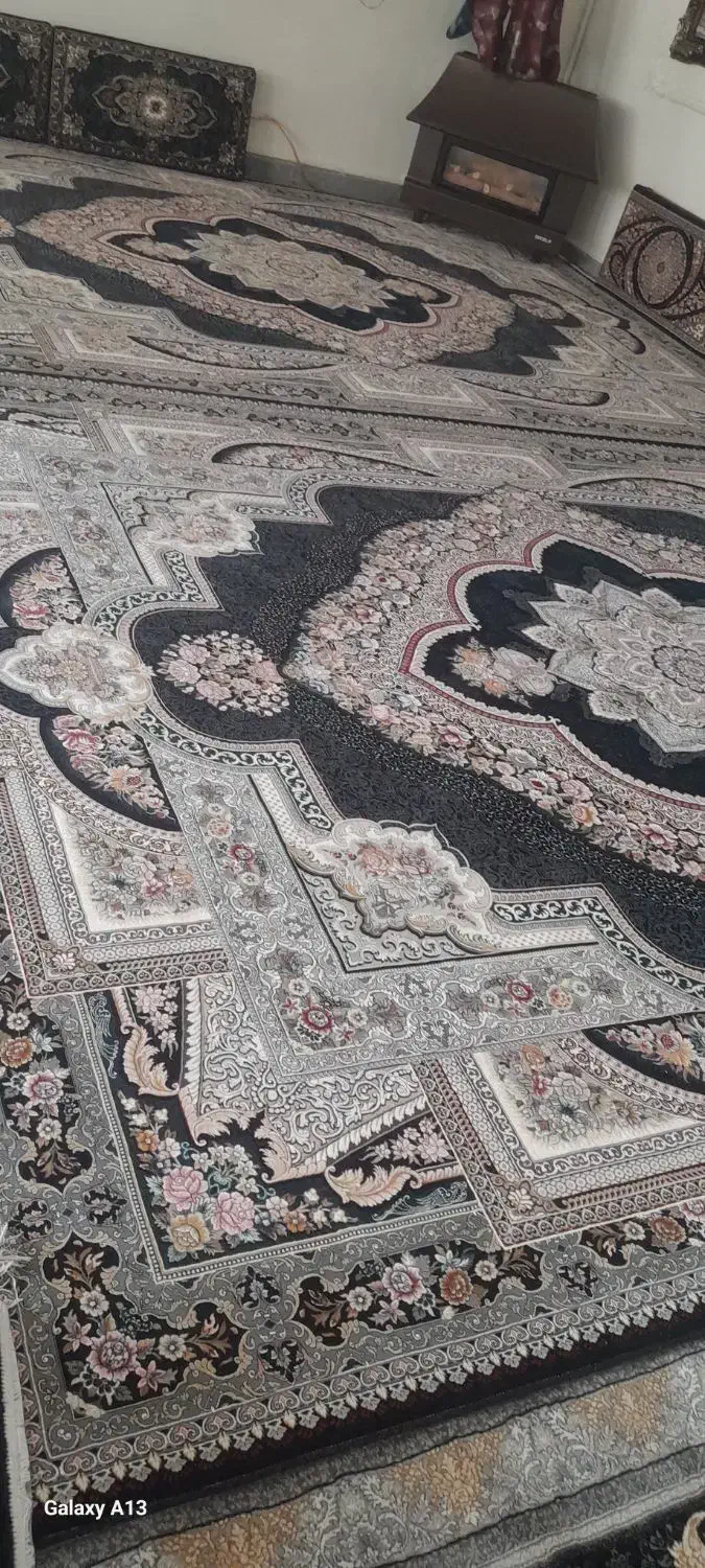 فرش دوازده متری هزارودویست شانه|فرش|ماهدشت, |دیوار