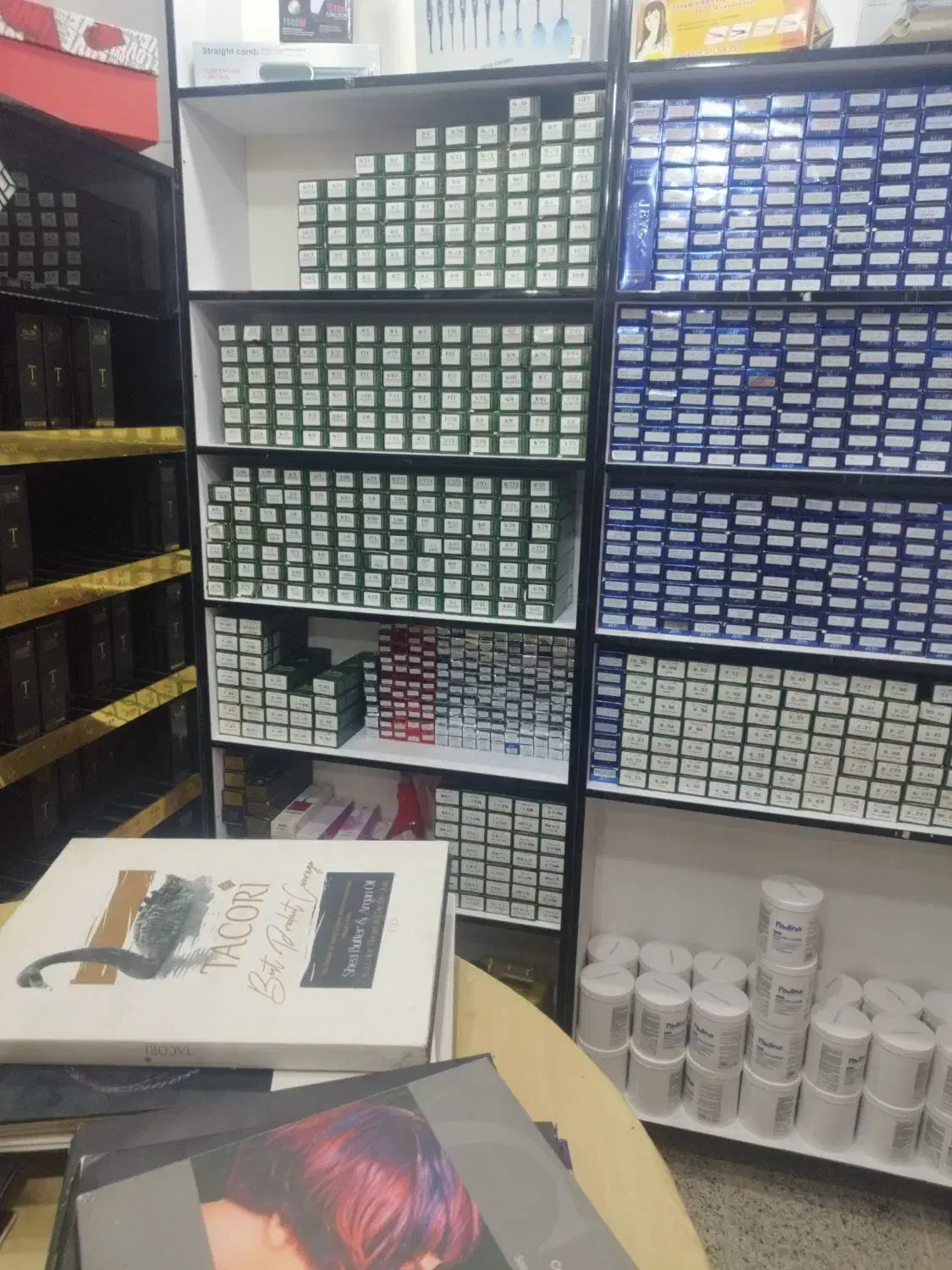 فروش ویژه رنگ مو با تخفیف|آرایشی، بهداشتی، درمانی|بروجن, |دیوار