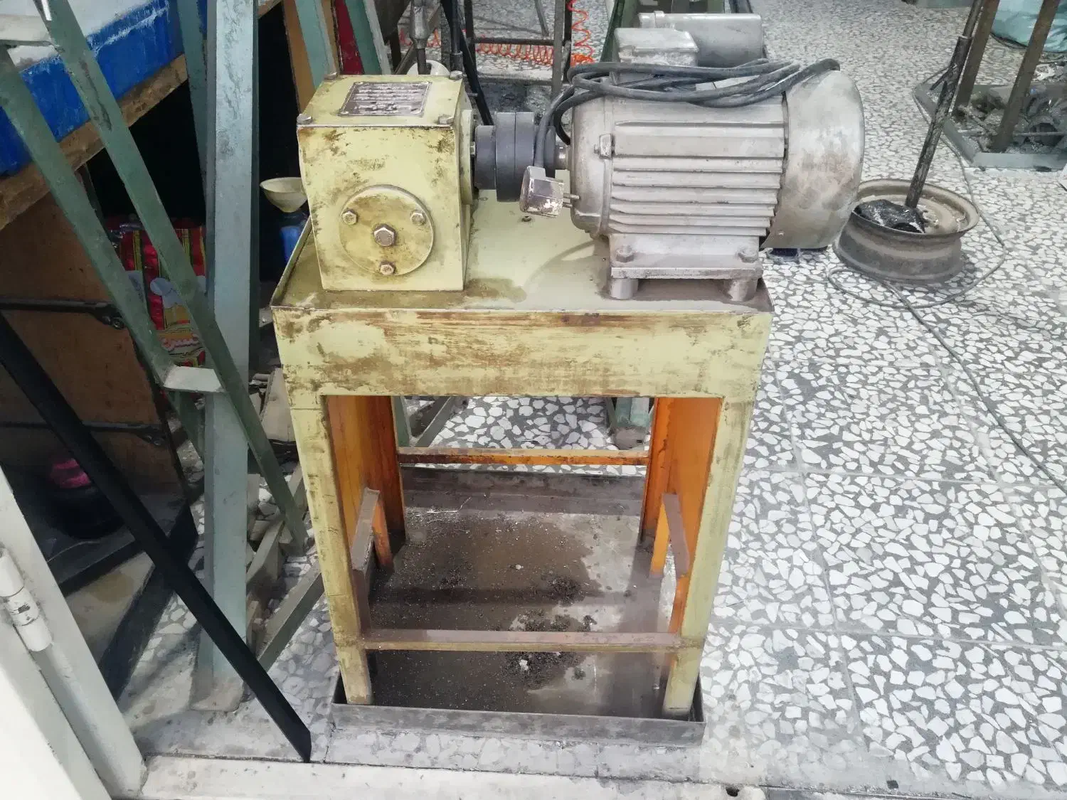 دستگاه حدیده|ابزارآلات|اصفهان, خانه اصفهان|دیوار