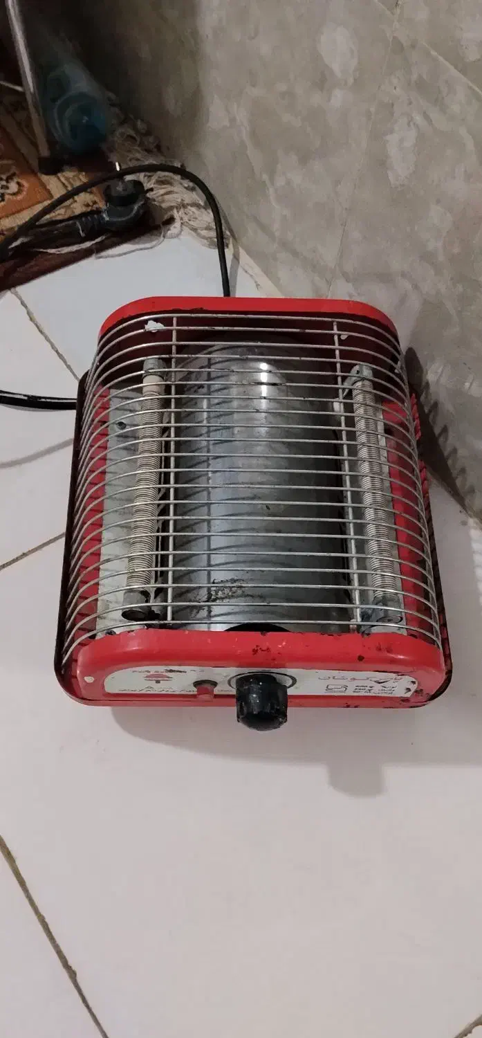 کرسی برقی قدیمی|کلکسیون اشیاء عتیقه|مشهد, قائم|دیوار