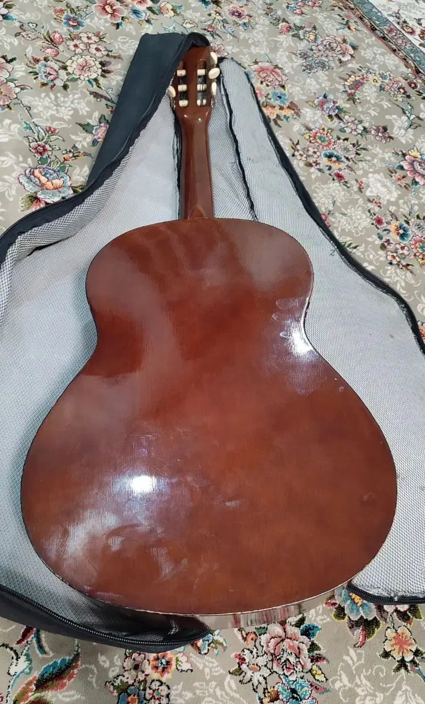 گیتار یاماها c40|گیتار، بیس، امپلیفایر|خرم‌آباد, |دیوار