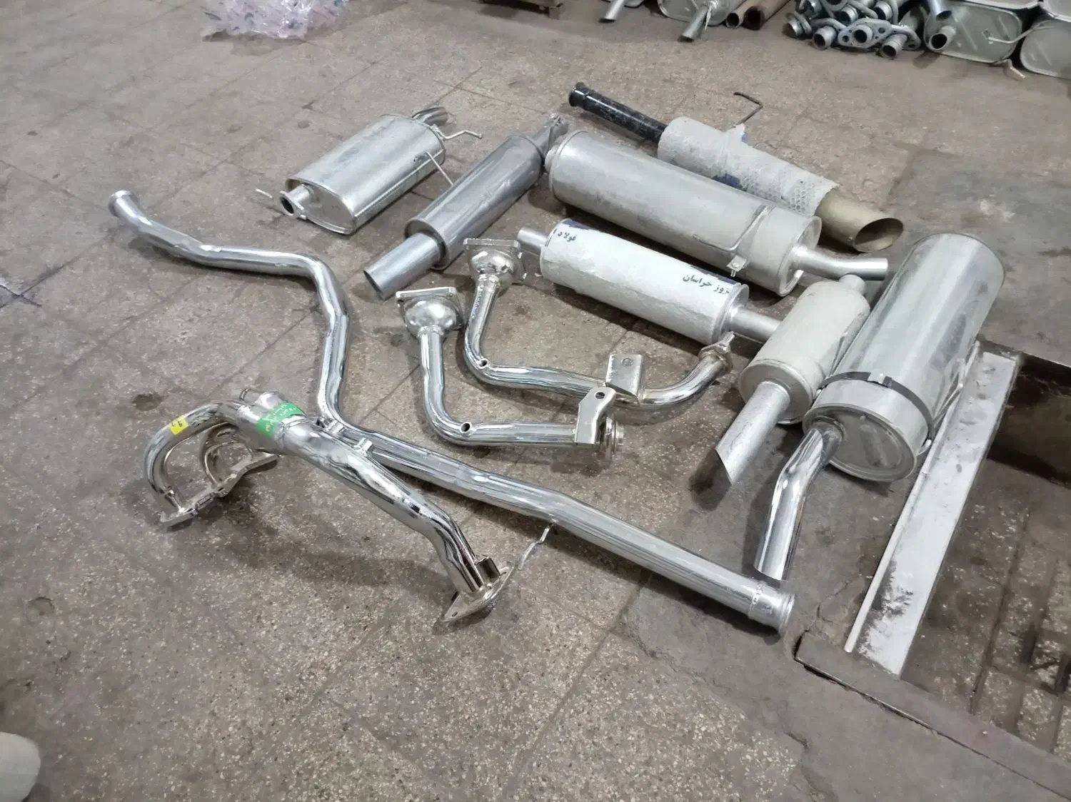 اگزوز سازی چروی خ ناوی روبه روی بانک ملی.|قطعات یدکی و لوازم جانبی|سبزوار, امام خمینی (ناوی)|دیوار