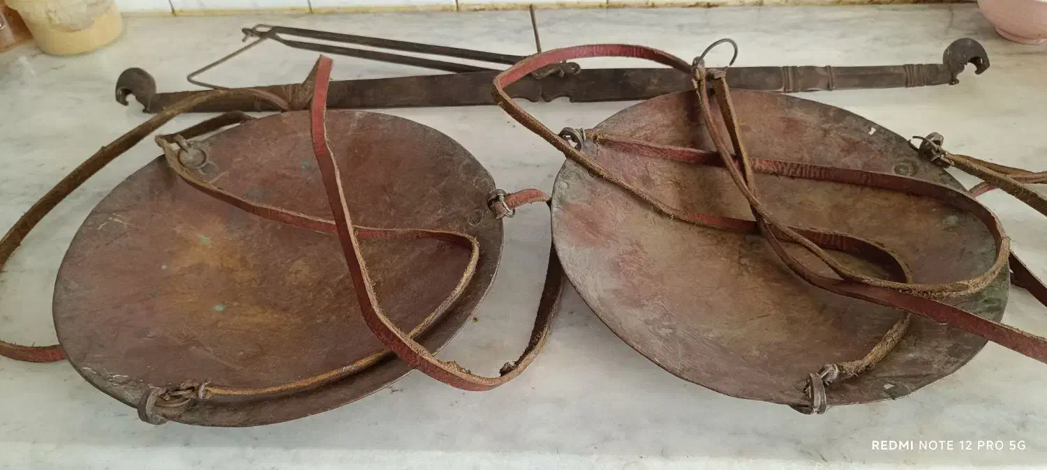 تعدادی وسایل قدیمی|کلکسیون اشیاء عتیقه|اراک, |دیوار