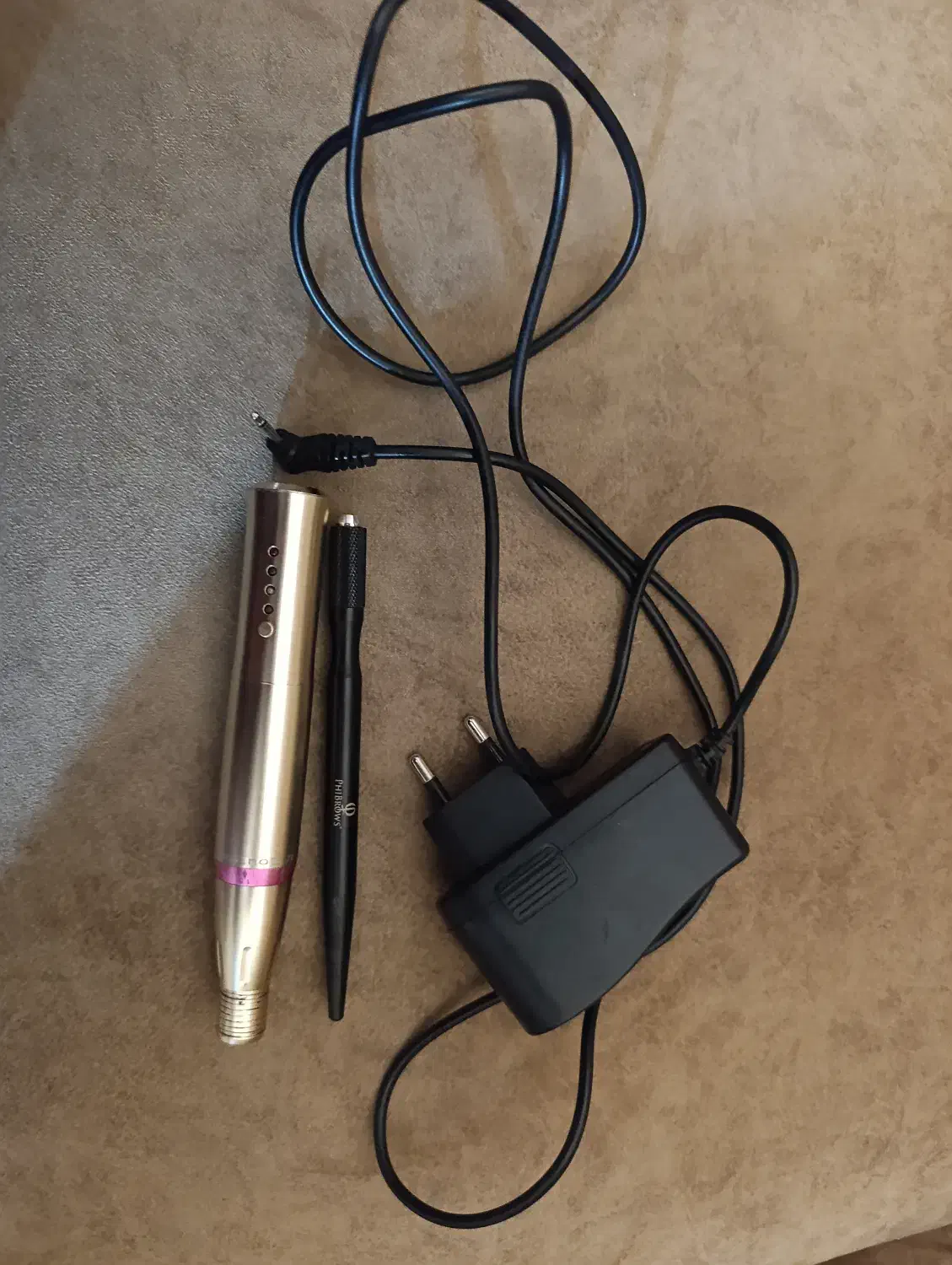 دستگاه تاتو ۴چراغ و قلم بلید|آرایشگاه و سالن‌های زیبایی|زنجان, |دیوار