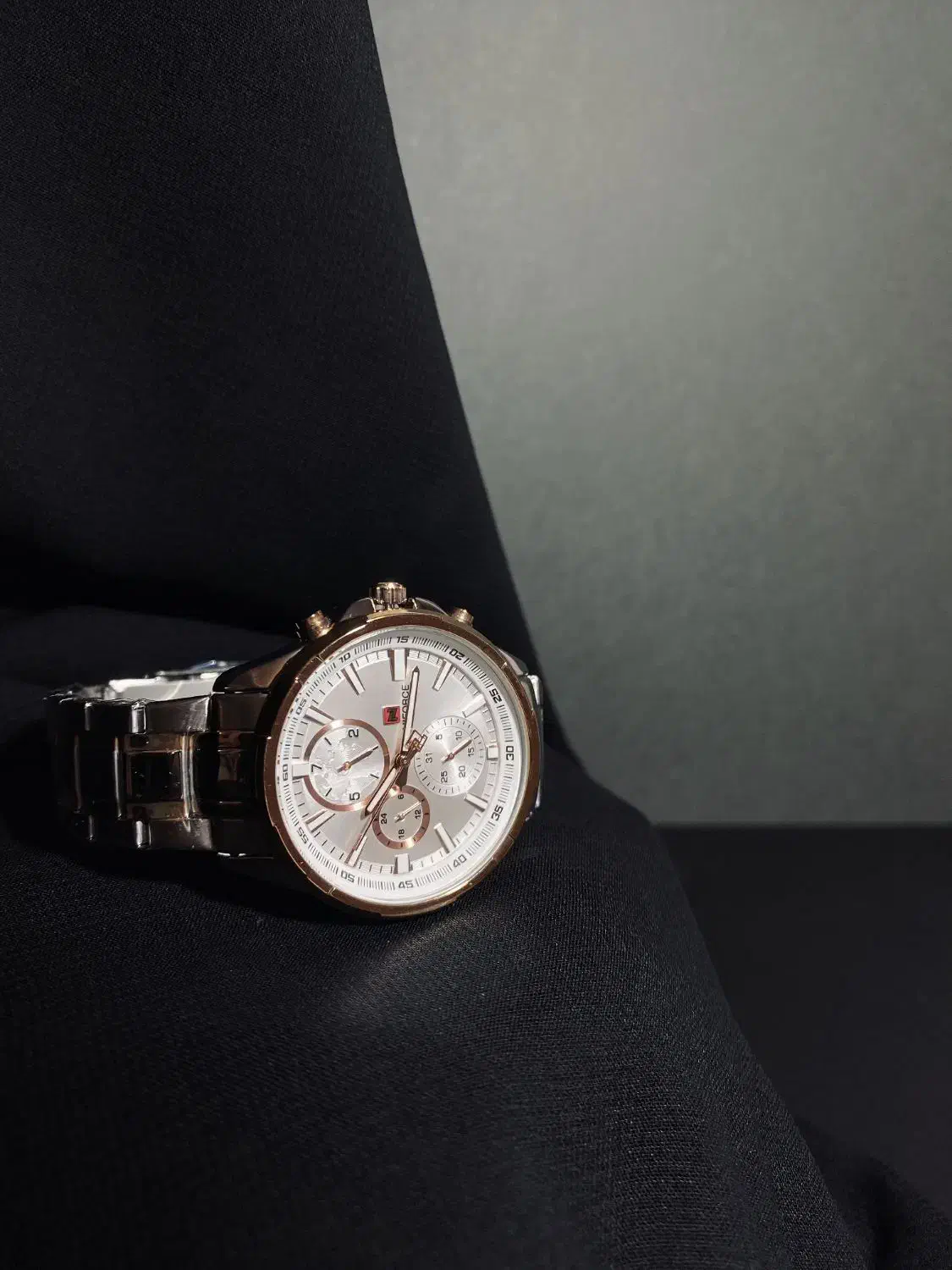 ساعت دو بنده نوی فورس|ساعت|رشت, پیرسرا|دیوار