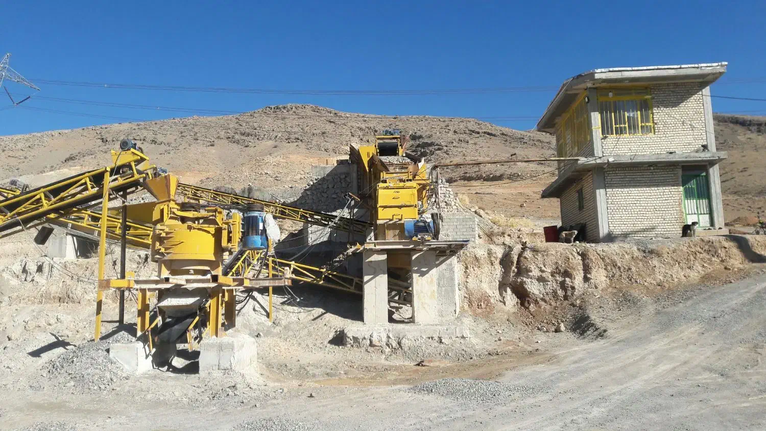 فروش کارخانه سنگ‌شکن آماده بهره‌برداری|ماشین‌آلات صنعتی|لردگان, |دیوار