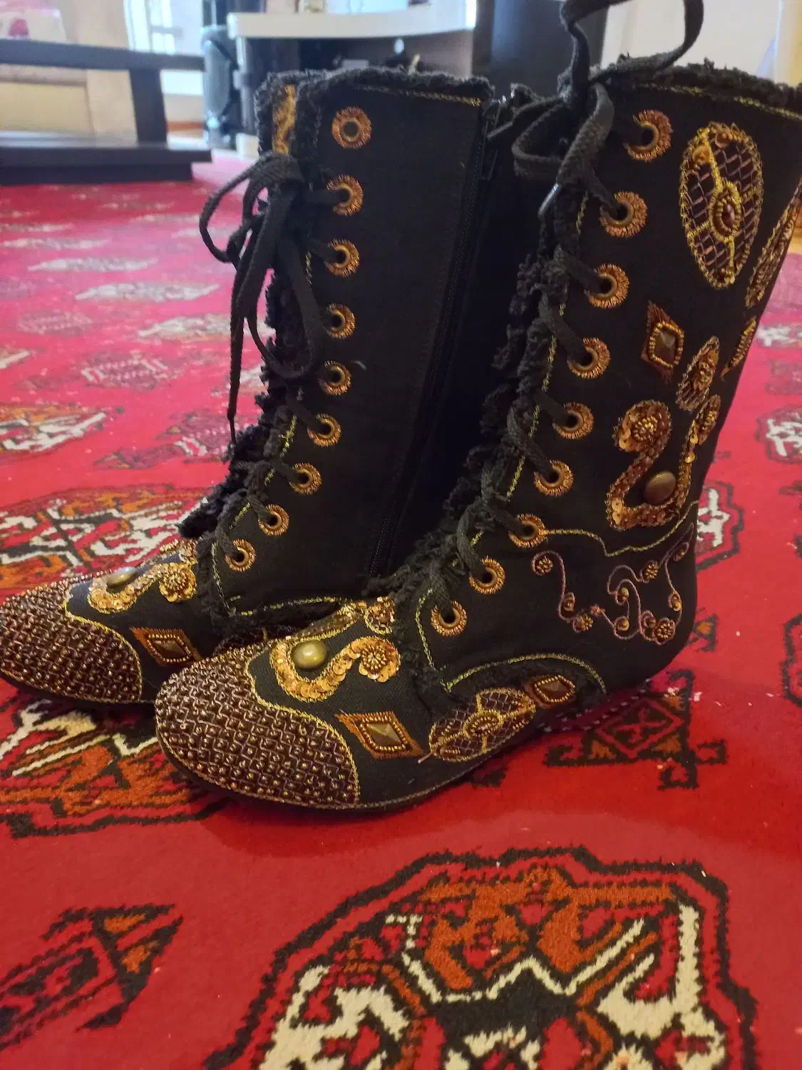 نیم پوت مجلسی|کیف، کفش، کمربند|گنبد کاووس, |دیوار